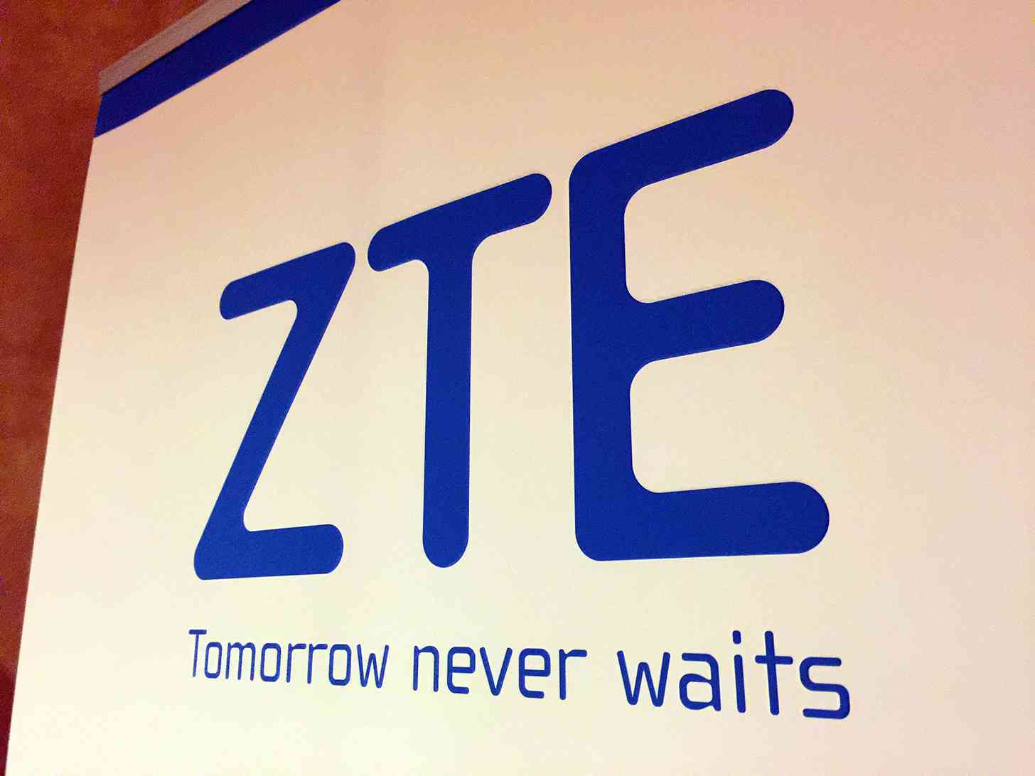 ZTE logo CES 2015 booth