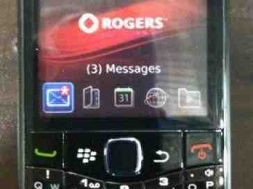 BlackBerry Pearl 9100 dummy units appear at Rogers stores