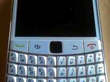 Hands-On: White BlackBerry Bold 9700 (T-Mobile)