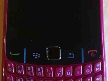 Hands-On: Fuchsia BlackBerry Curve 8520 (T-Mobile)