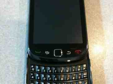 BlackBerry 9800 back in the spotlight, complete with AT&T branding