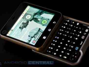 Motorola Flipout for AT&T details and impressions come to light