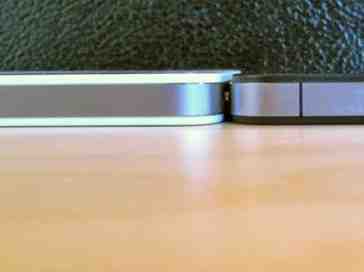 White iPhone 4 is thicker than its black counterpart