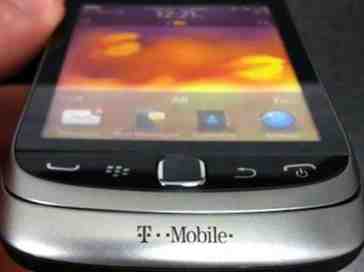 BlackBerry Torch 9810 dummy models make their way into T-Mobile stores