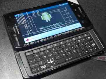 Motorola DROID 4 shows off its keyboard for the camera
