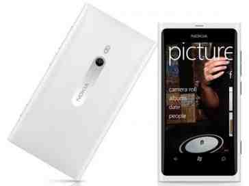 Nokia officially intros white Lumia 800