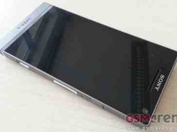 Sony Xperia SL caught in the wild, complete with silver body
