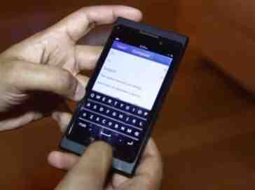 BlackBerry 10 software keyboard and its space inference feature shown off on video
