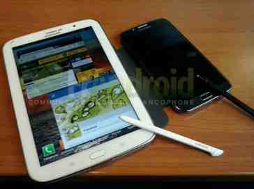 More Samsung Galaxy Note 8.0 images surface, this time showing an unsheathed S Pen