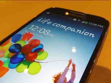 Brains vs. Beauty: Samsung Galaxy S IV or HTC One?