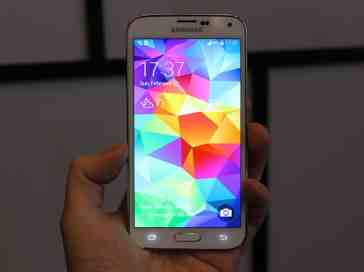 Samsung Galaxy S5 purportedly shown off in several leaked photos
