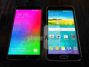 Samsung Galaxy F / S5 Prime compared to Galaxy S5 in new photo