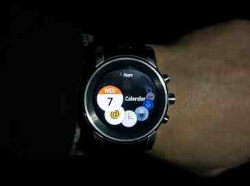 LG Open webOS smartwatch spotted at CES 2015, shown off on video