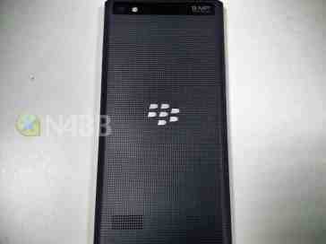 BlackBerry Rio / Leap photo leak gives us another look at the upcoming BB10 phone