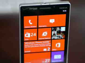 Nokia Lumia Icon close