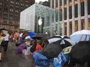 Poll: What time are you lining up for iPhone 4?