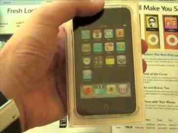 GadgetDogFight! PSP vs iPod Touch: iPod Touch Unboxing