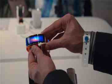 Samsung Gear Fit Hands-On
