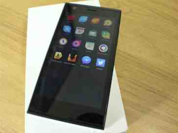 Jolla Unboxing and First Look at Sailfish OS
