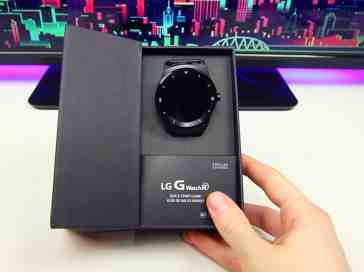 LG G Watch R unboxing & first look