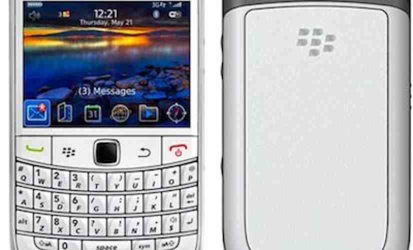 White BlackBerry Bold 9700 arrives at T-Mobile UK and Vodafone