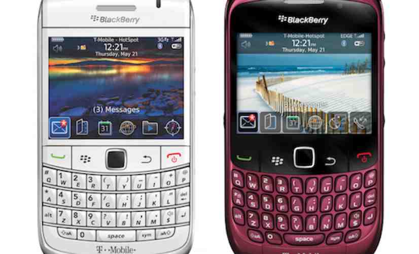 T-Mobile picks up white Bold 9700 and fuchsia Curve 8520