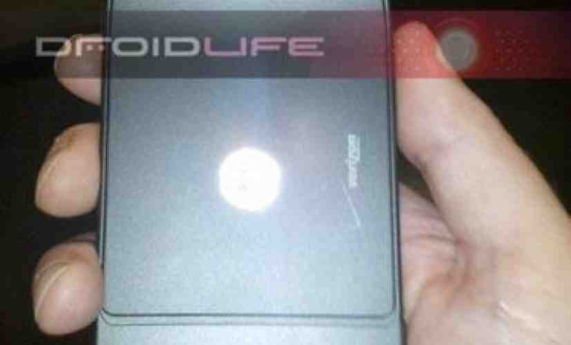 Motorola Droid Xtreme gets an extreme close-up