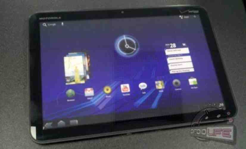 Motorola XOOM begins filtering into Verizon stores