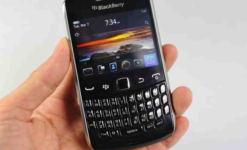 BlackBerry Apollo given the hands-on treatment on video