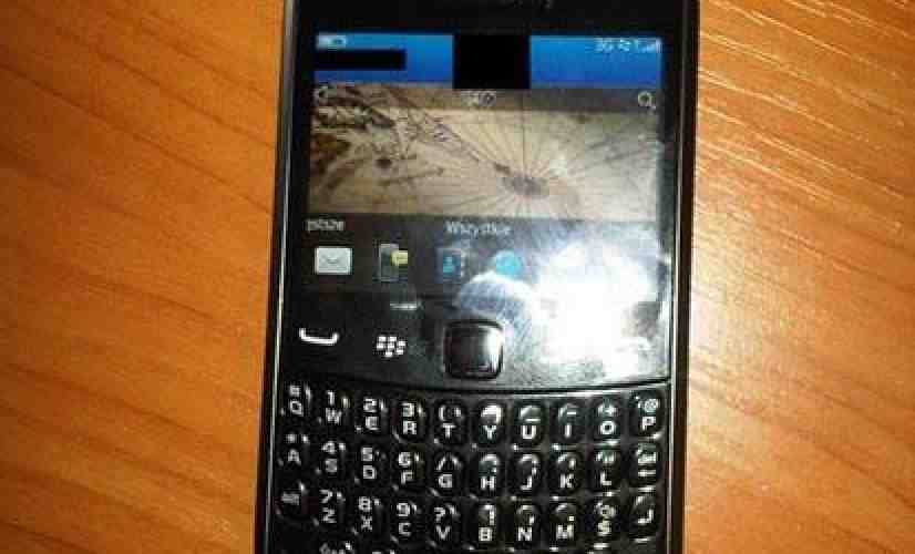 BlackBerry Curve 9360 caught on camera again