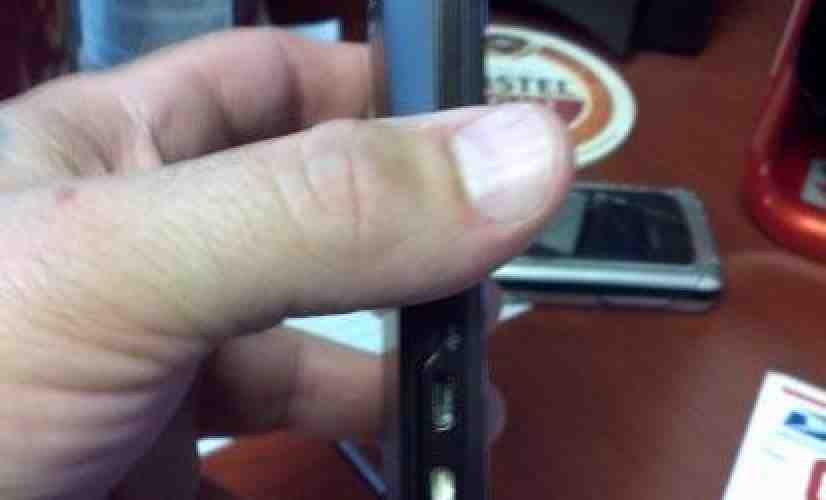 New Motorola DROID Bionic profile shots show off how thick the LTE handset is