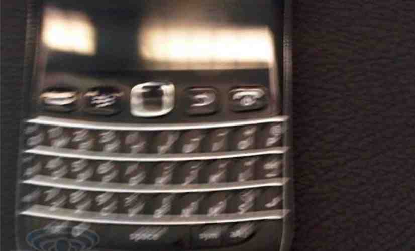 BlackBerry Bold 9790 spied with redesigned buttons, may be launching in November