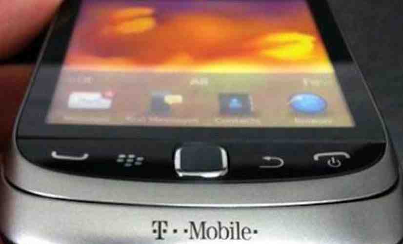 BlackBerry Torch 9810 dummy models make their way into T-Mobile stores