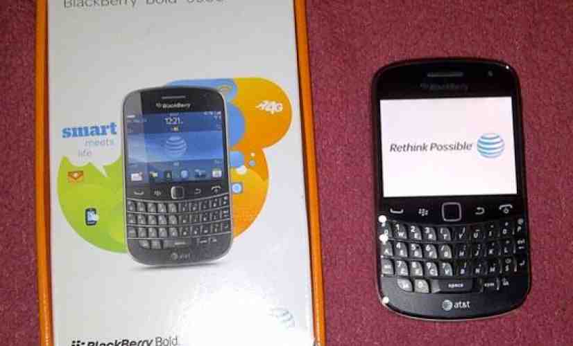 AT&T BlackBerry Bold 9900 spied in the wild next to its retail packaging