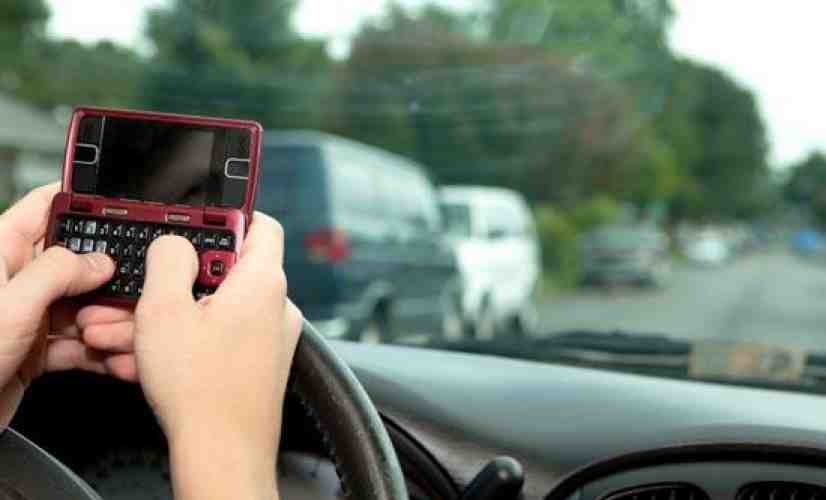 U.S. Transportation Secretary wants federal law banning cell phone use while driving