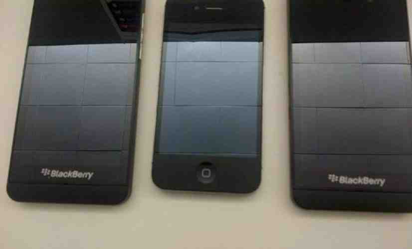 BlackBerry Z10 poses for more leaked photos, this time with a Verizon logo on its face