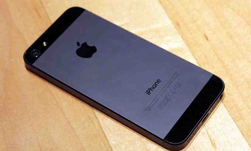 Apple selling iPhone 5 at $100 discount in its stores