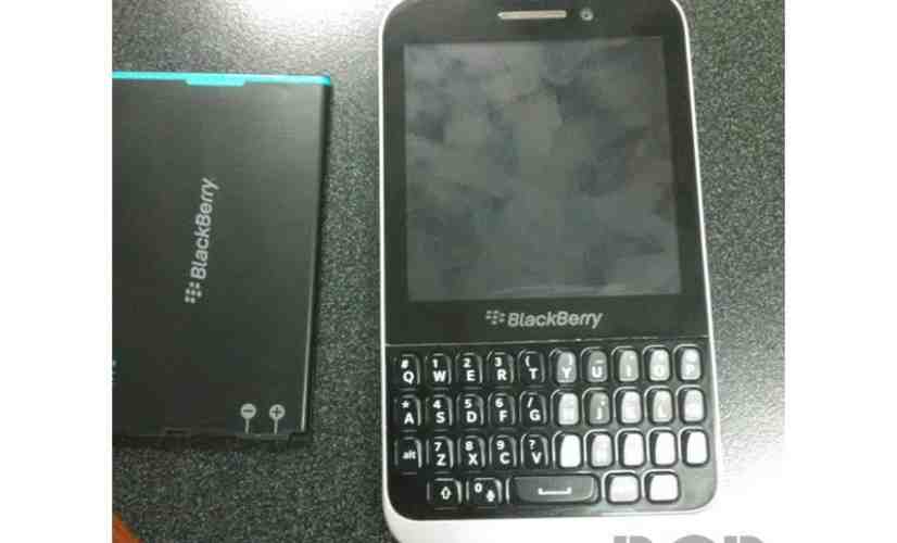 BlackBerry 10 'Kopi' appears in leaked images with QWERTY keyboard, removable battery