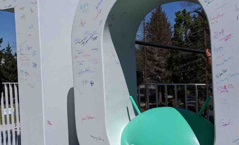 Android 10 statue added to Google's campus