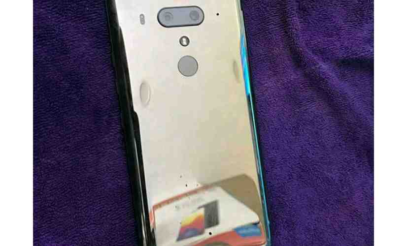 HTC U12+ poses for some leaked photos